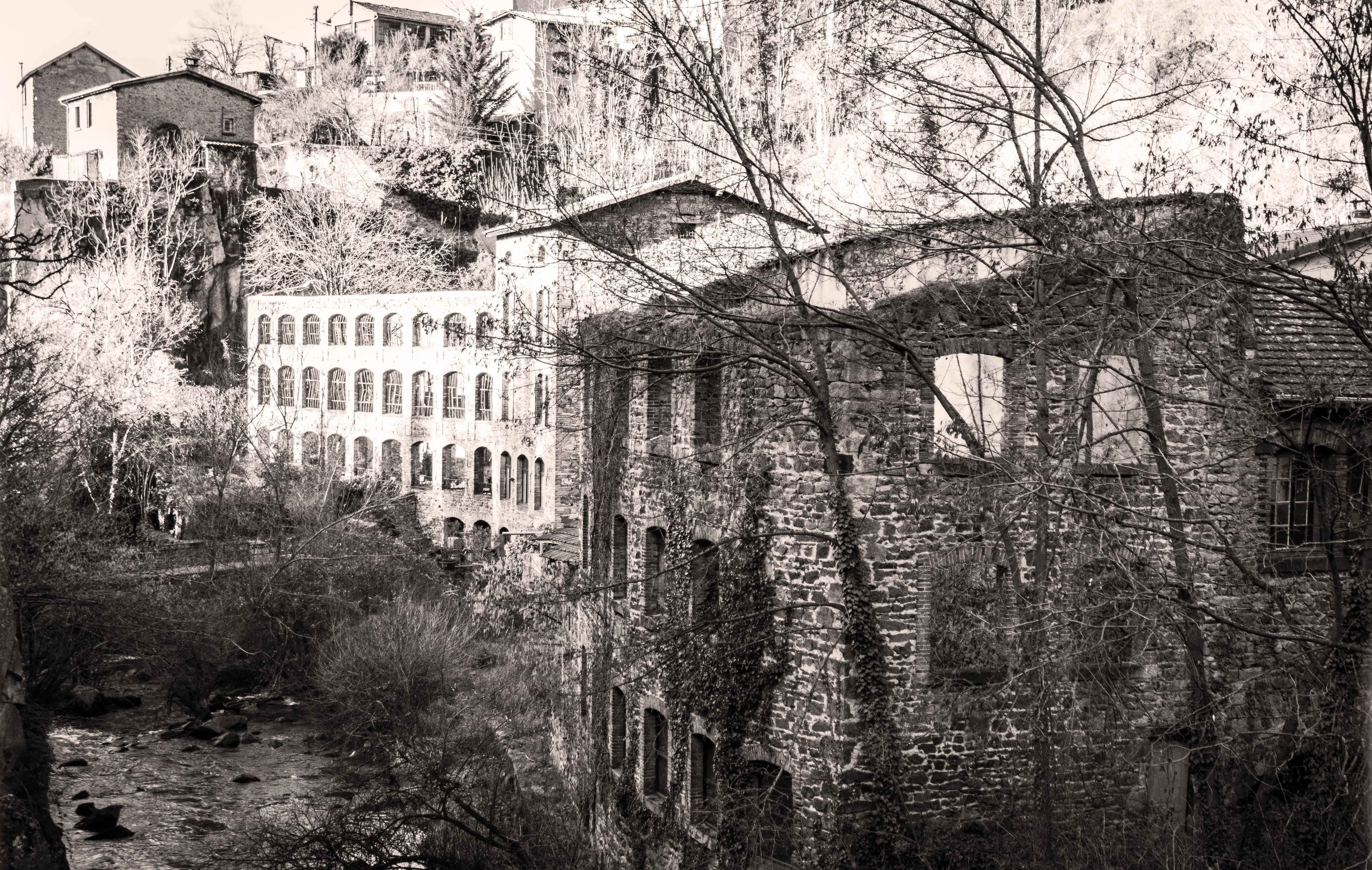 Vue de la vallée des usines à Thiers